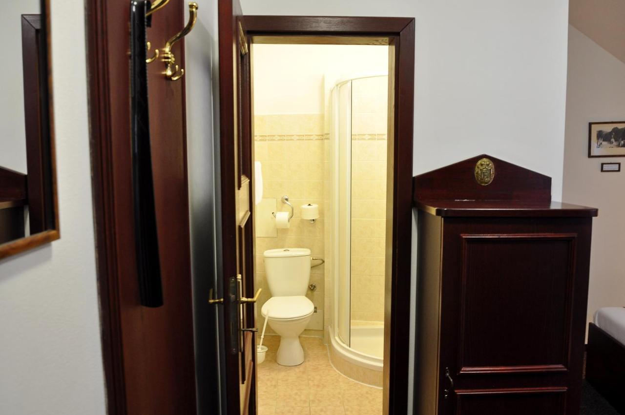 Hotel St Florian Loket Ngoại thất bức ảnh