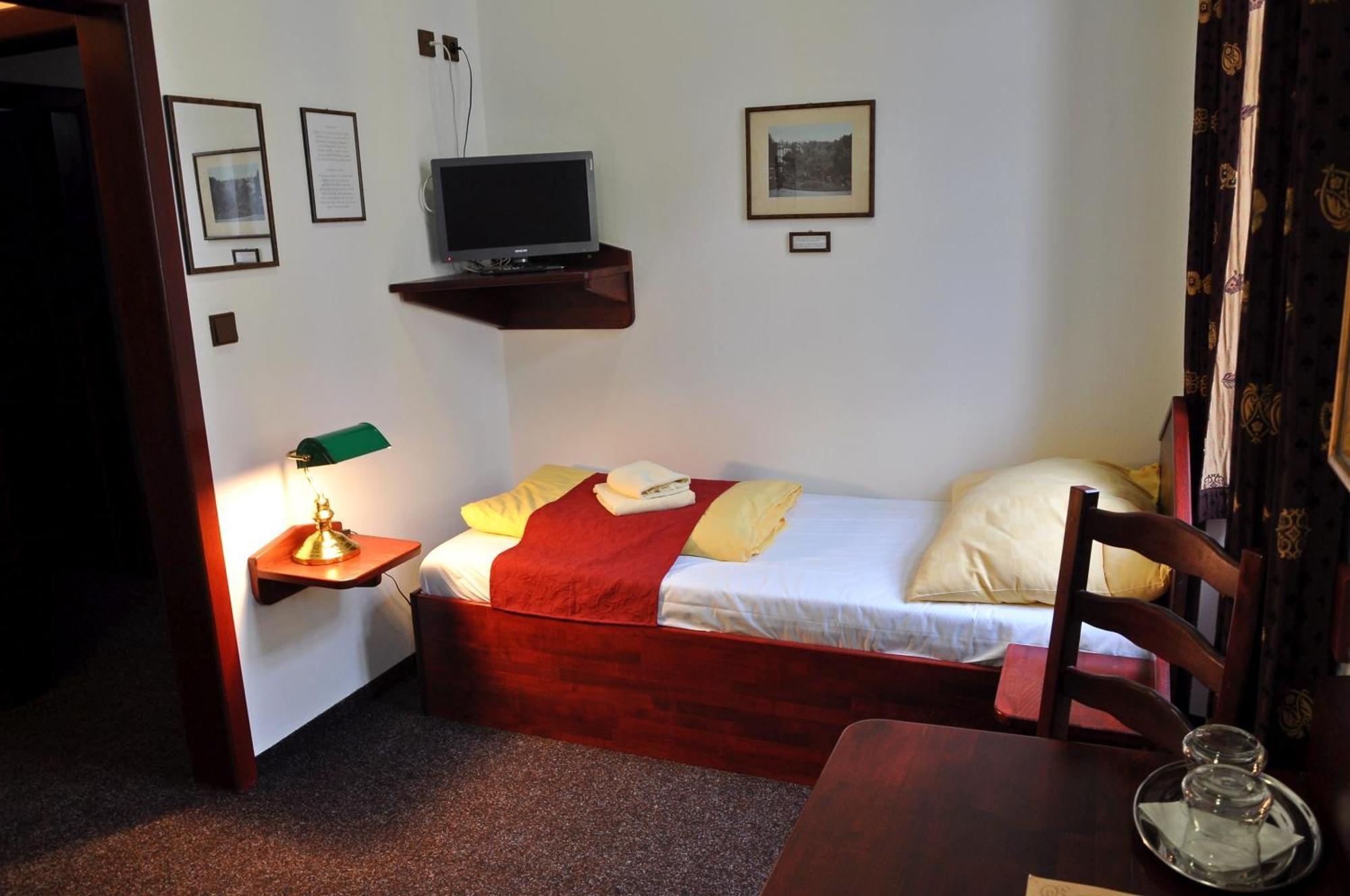 Hotel St Florian Loket Ngoại thất bức ảnh
