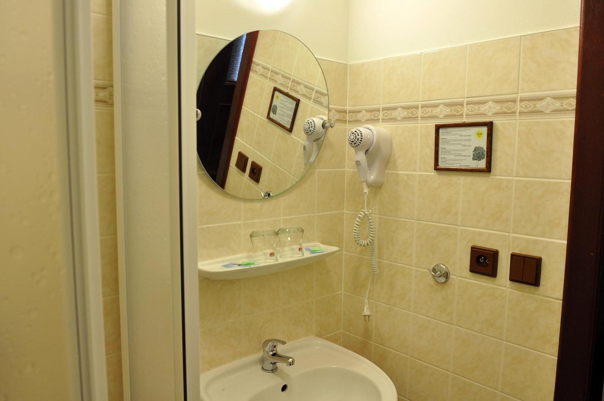Hotel St Florian Loket Phòng bức ảnh