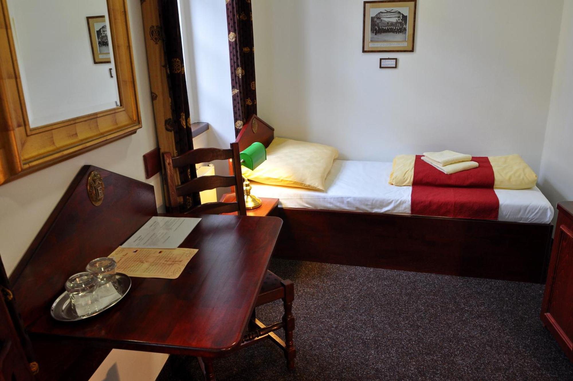 Hotel St Florian Loket Phòng bức ảnh