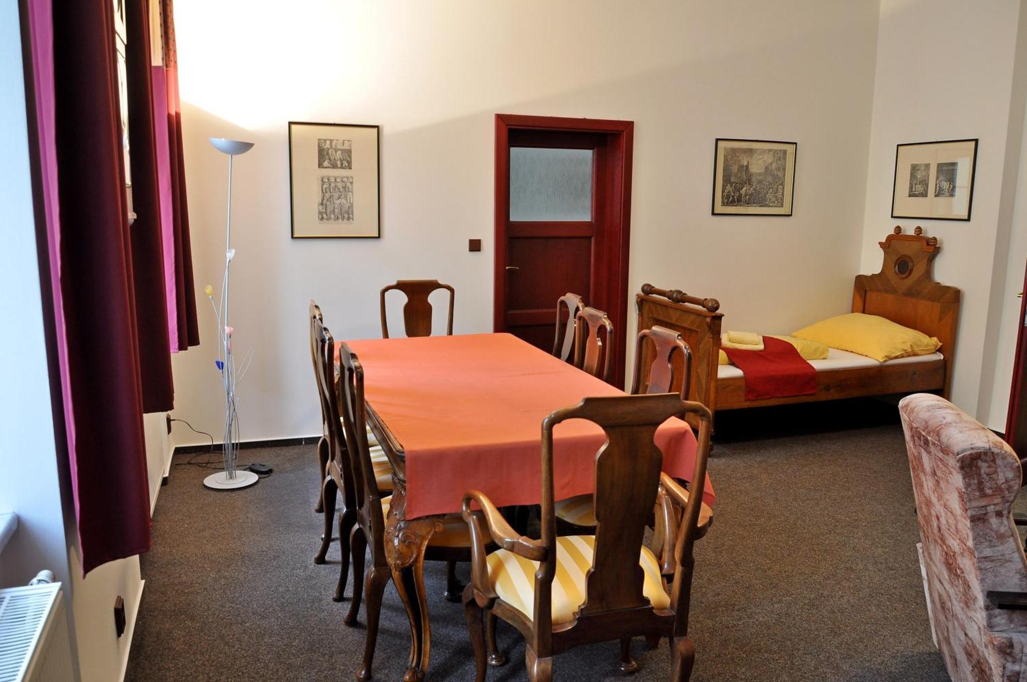 Hotel St Florian Loket Phòng bức ảnh